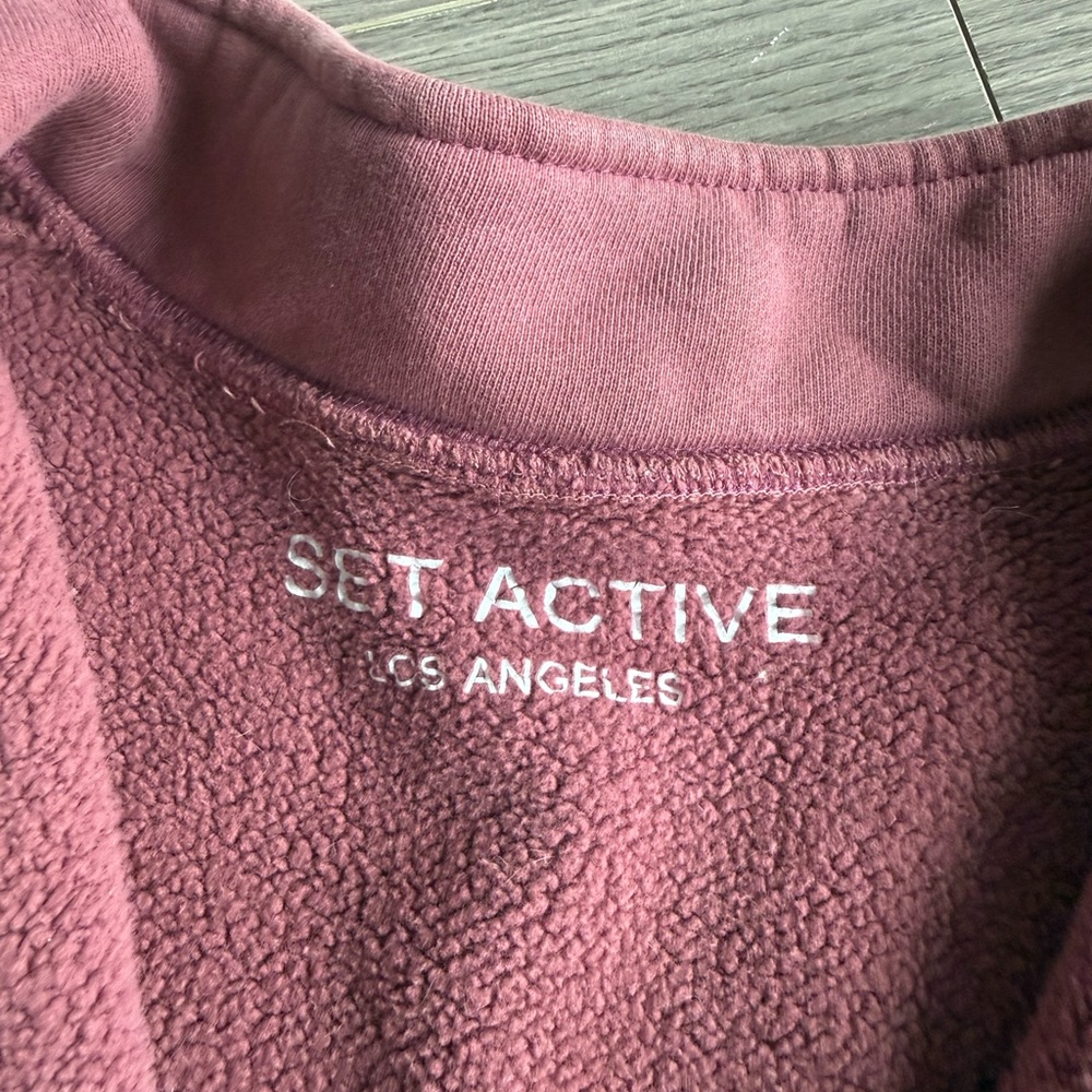 Set Active Quarter Zip - Picture 3 of 4